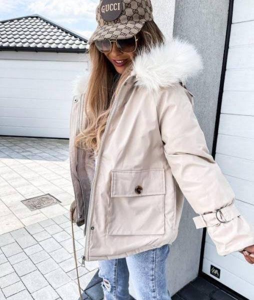 Šilta baltos spalvos parka